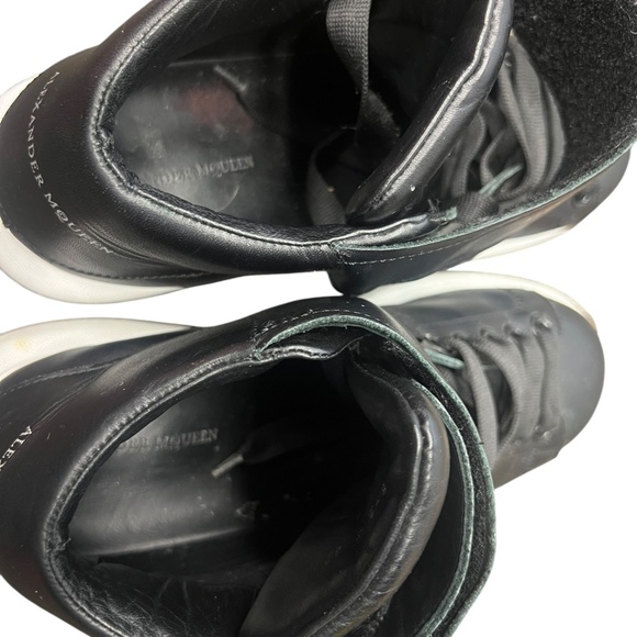 Alexander McQueen main image 9